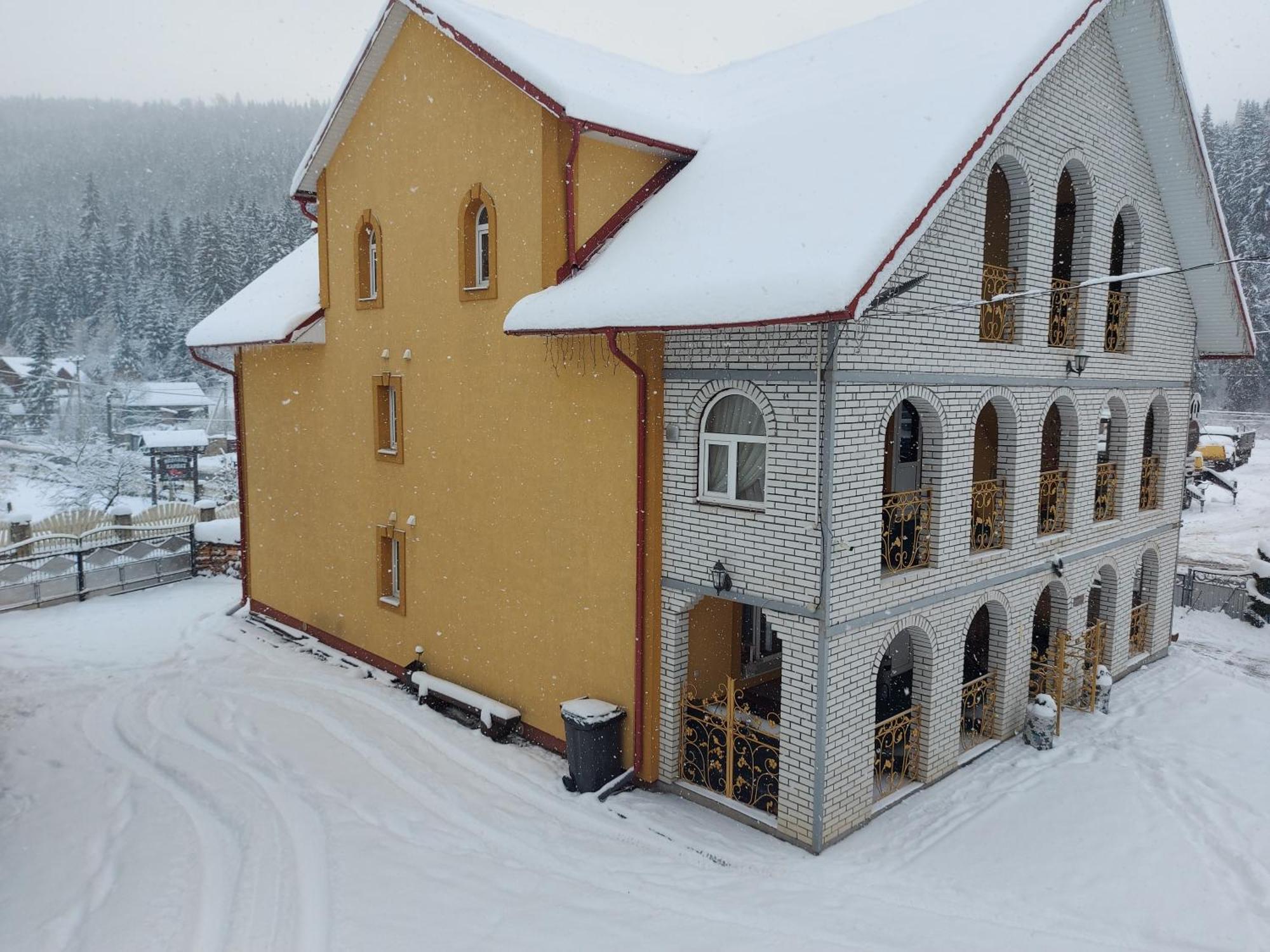"Як Вдома" Буковель Hotel Ngoại thất bức ảnh